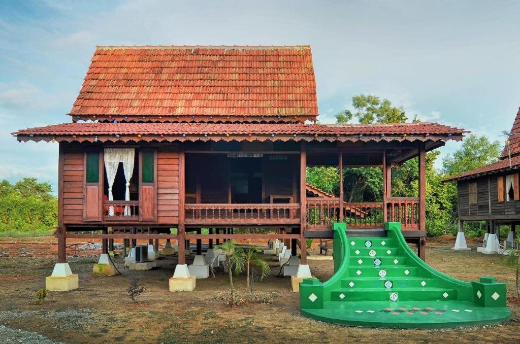 Malacca Oyo Home 90745 Desa Balqis Beach Resort מראה חיצוני תמונה